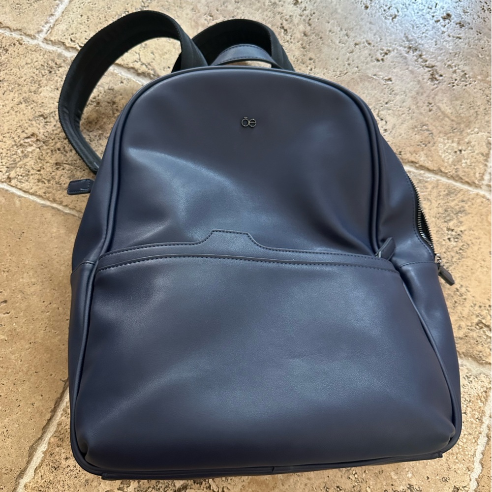 Cloe Uomo Laptop Backpack Blue Navy Minimal Vegan Leather Work School